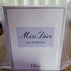 Dior Miss Dior Eau de Parfum in White and Purple (112)